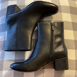 Donald Pliner M070 Cindee 0149 booties ankle boots black calf / python print 7M